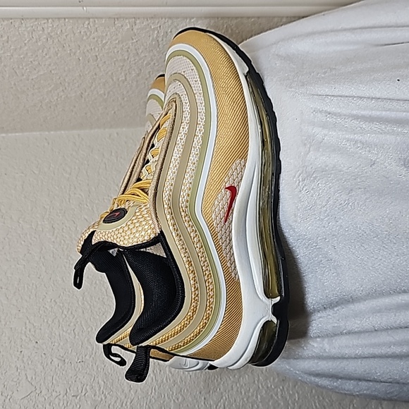 Nike Shoes - Nike Air Max 97